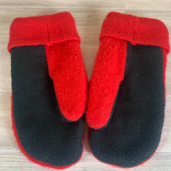 Handmade Woolen Mittens Red & Black - Picture 2 of 3